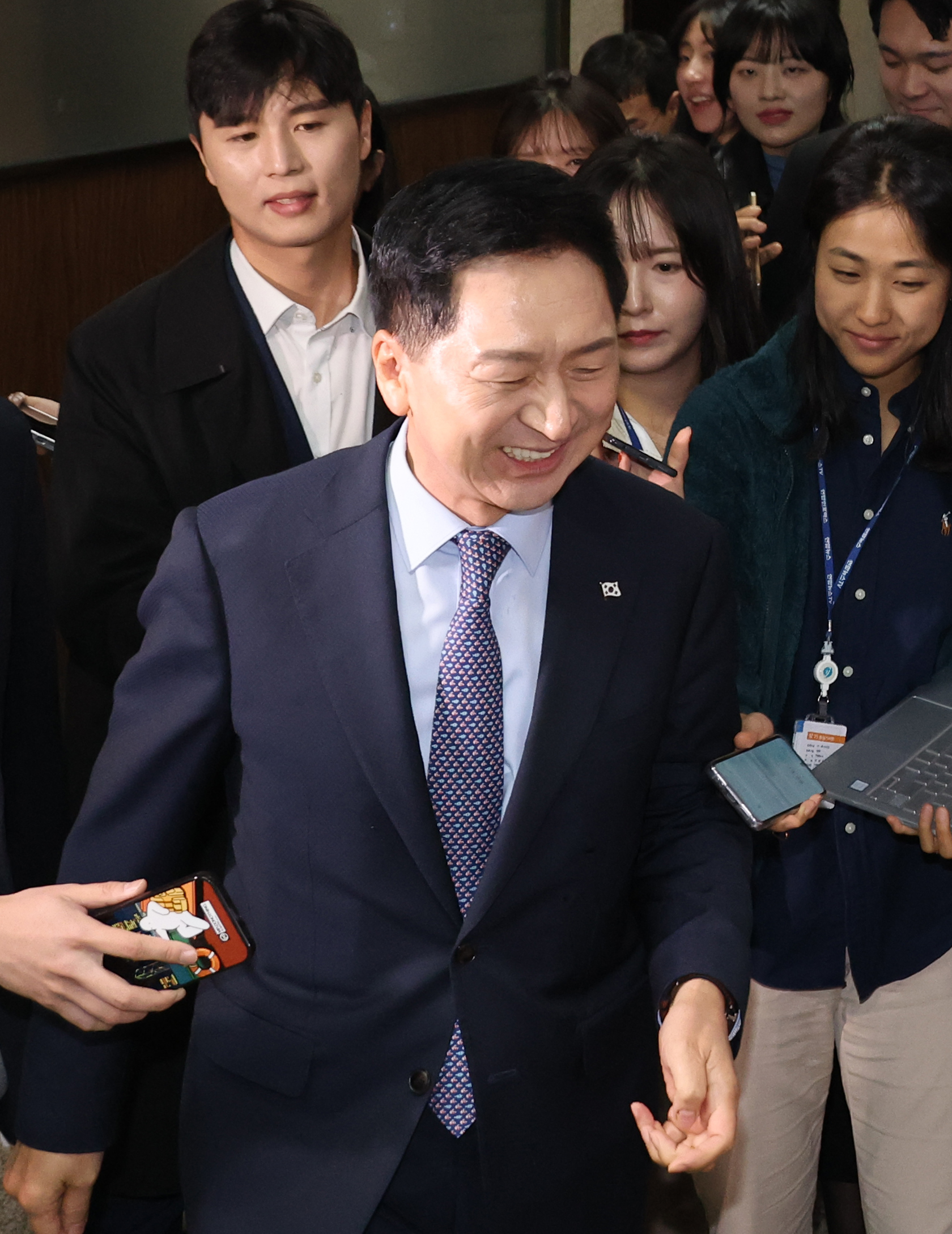 당대표실 들어가는 김기현 대표
