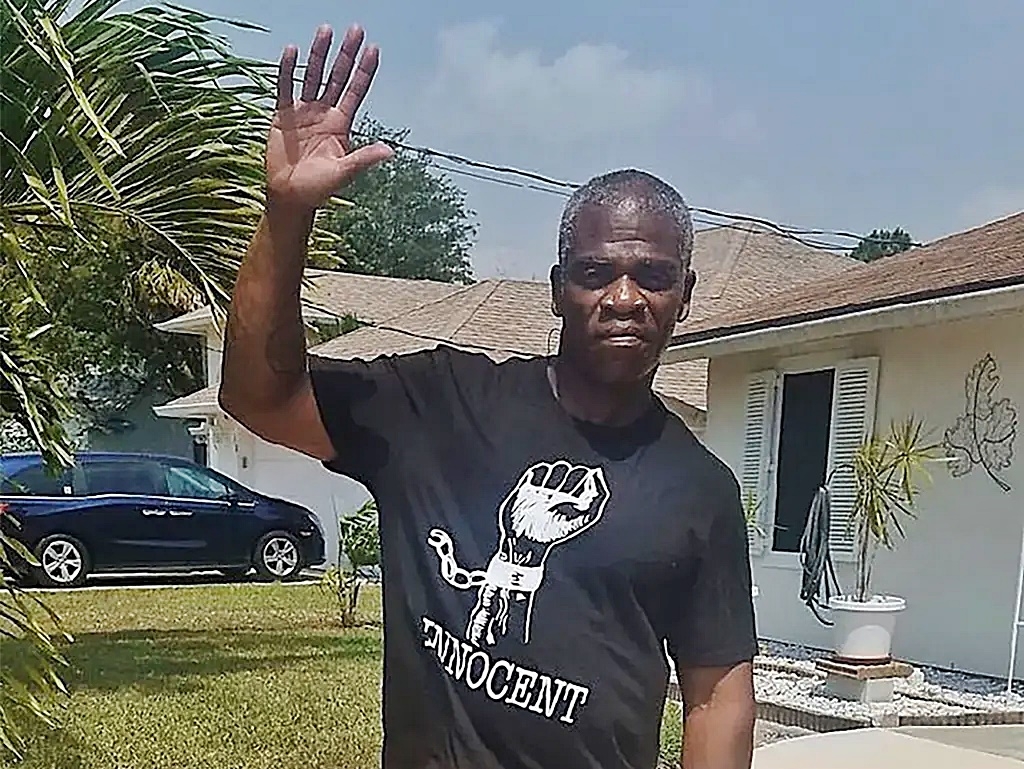 16년 억울한 옥살이 끝에 2020년 4월 14일(현지시간) 석방된 레너드 앨런 큐어의 모습. 플로리다주 비영리단체 ‘플로리다 결백 프로젝트’