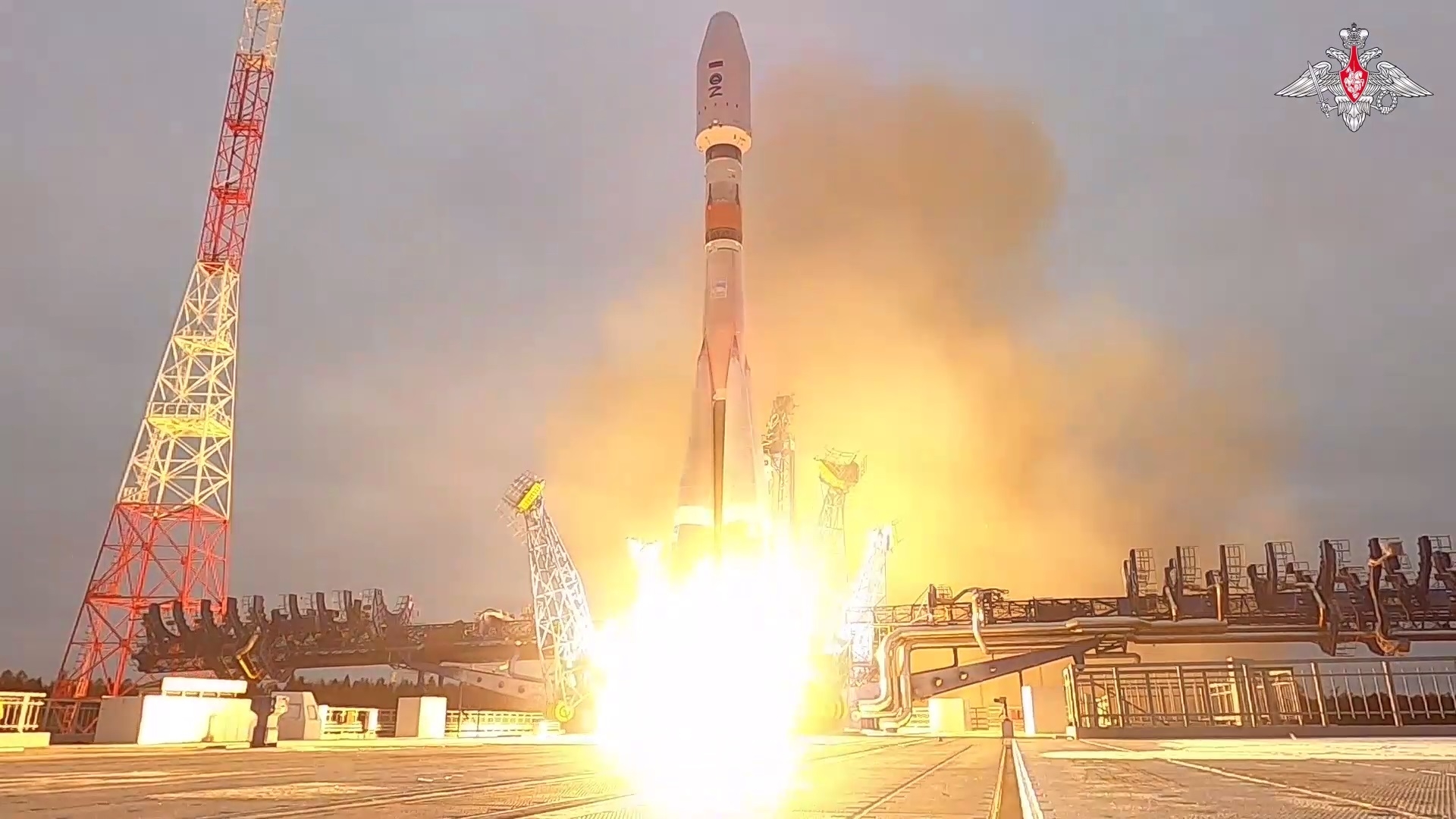 27일(현지시간) 러시아 국방부는 아르한겔스크주 플레세츠크 우주기지에서 군용위성을 탑재한 중급 미사일인 ‘소유즈-2.1b’ 로켓을 발사했다고 밝혔다. 2023.10.27 러시아 국방부