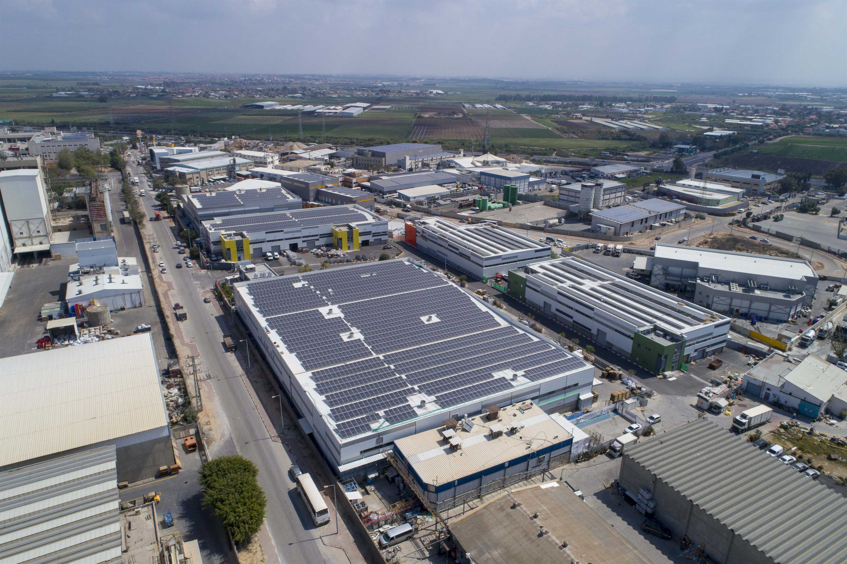 노파르 그룹의 산업용 태양광 에너지 생산 시설. 출처: 노파르 홈페이지