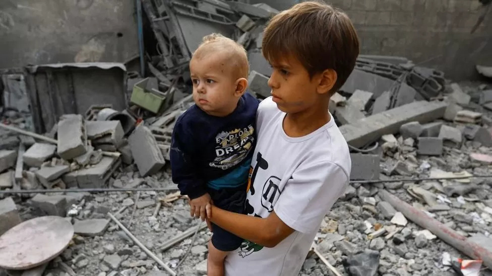 가자지구 칸 유니스 의 두 어린이. AFP 자료사진