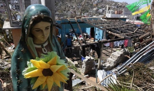 허리케인 영향으로 엉망 된 멕시코 주택가. 아카풀코 AFP연합