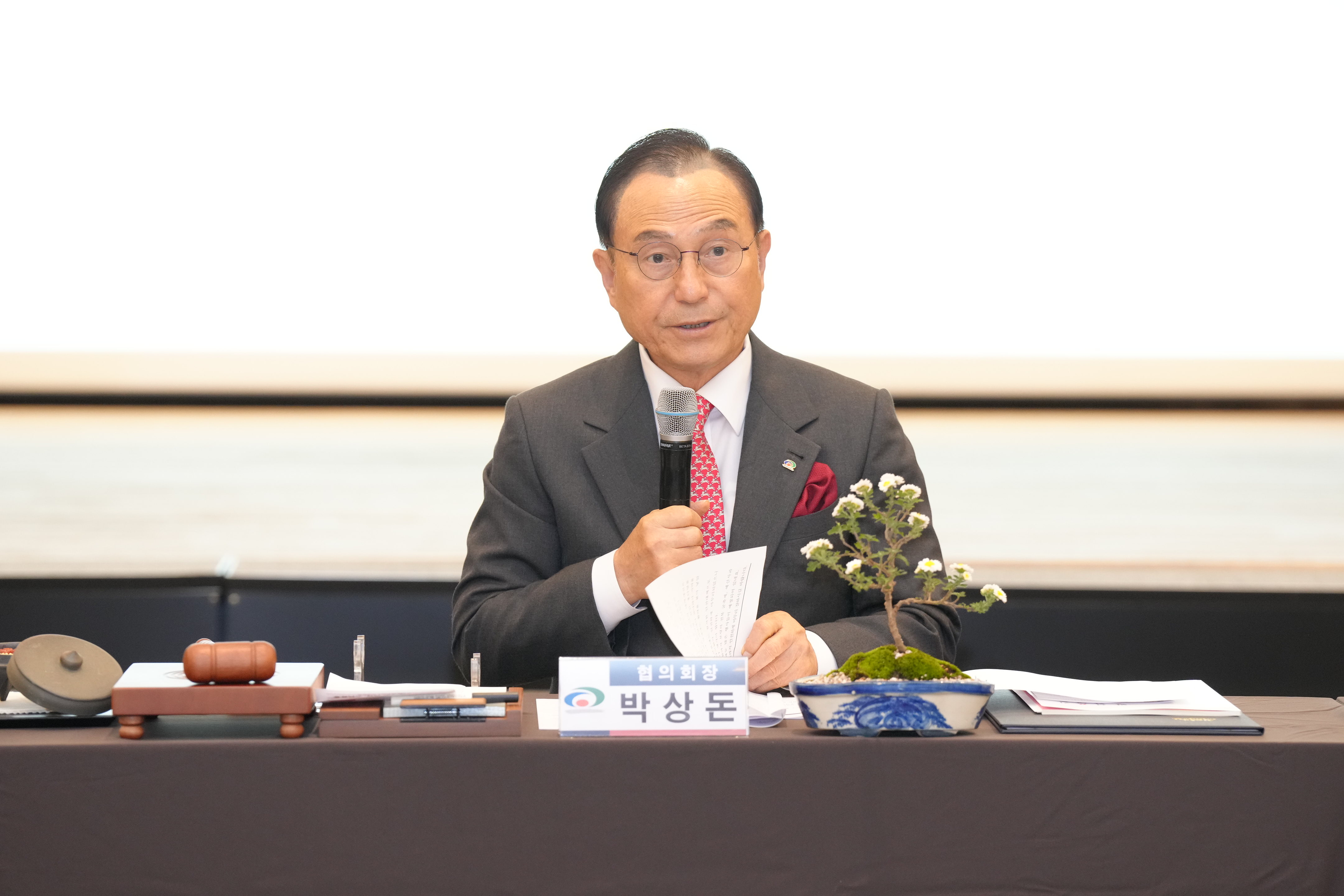 박상돈 충남 시장·군수협의회 회장이 회의를 주재하고 있다. 천안시 제공