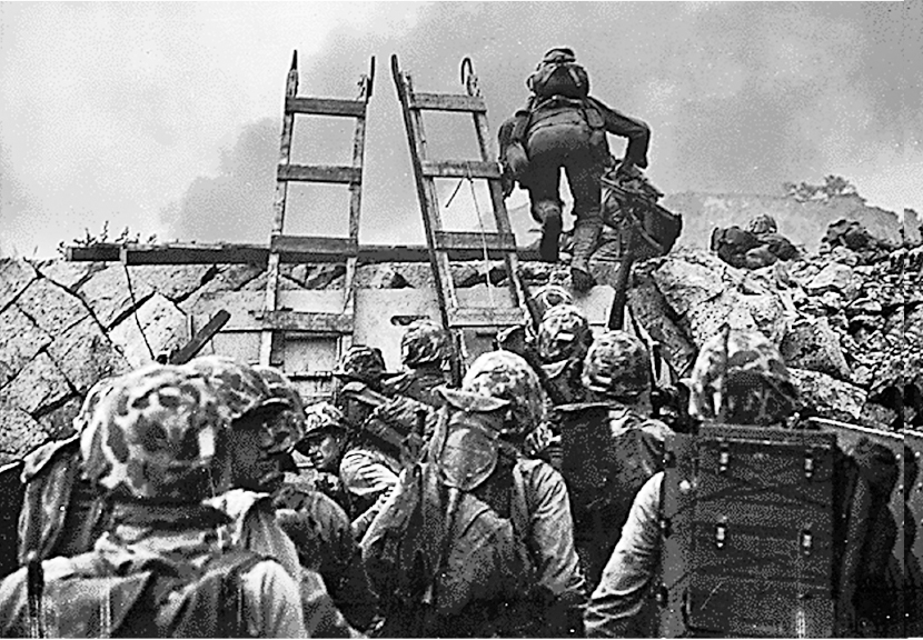 1950년 9월 15일 인천상륙작전 중 인천항 방파제를 넘는 미국 해병의 모습. 한국전쟁은 냉전 시대 첫 번째 국제전이었으며 많은 사람이 제3차 세계대전의 예행연습이라고 생각했다. 이데아 제공