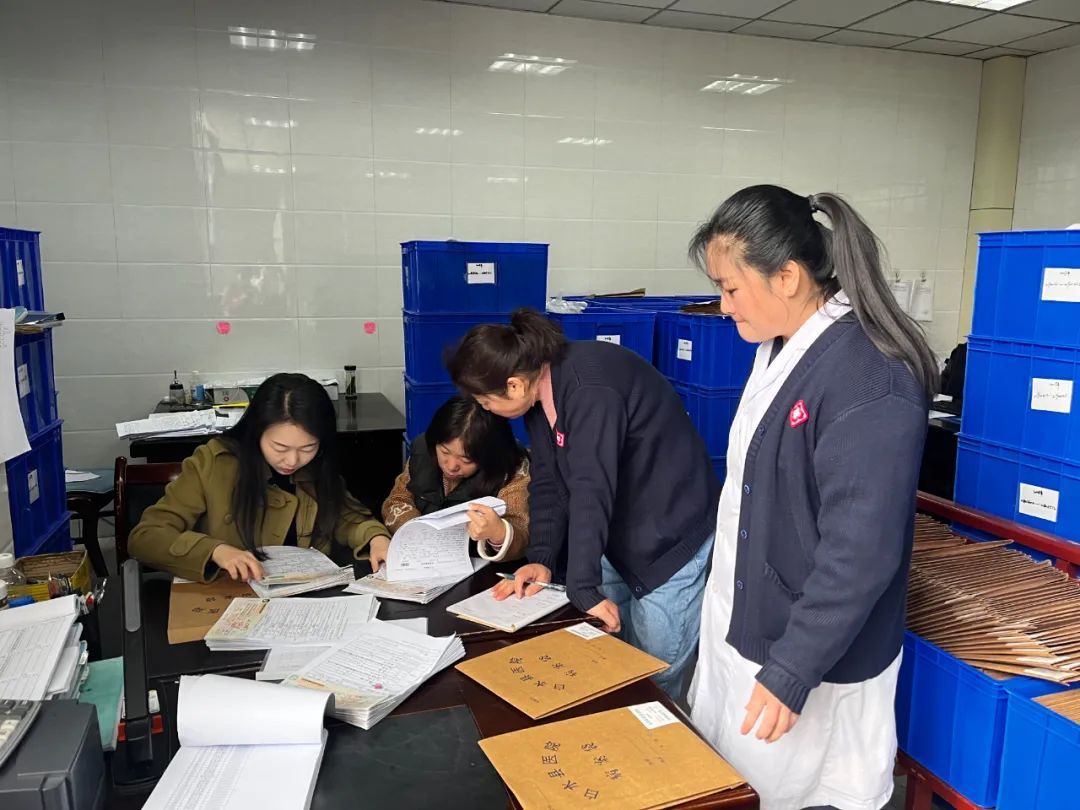 중국 산시성 바이수이현 보건국에서 조산원의 출생증명서 발급 및 관리에 대한 특별조사를 벌이고 있다. 위챗 캡처
