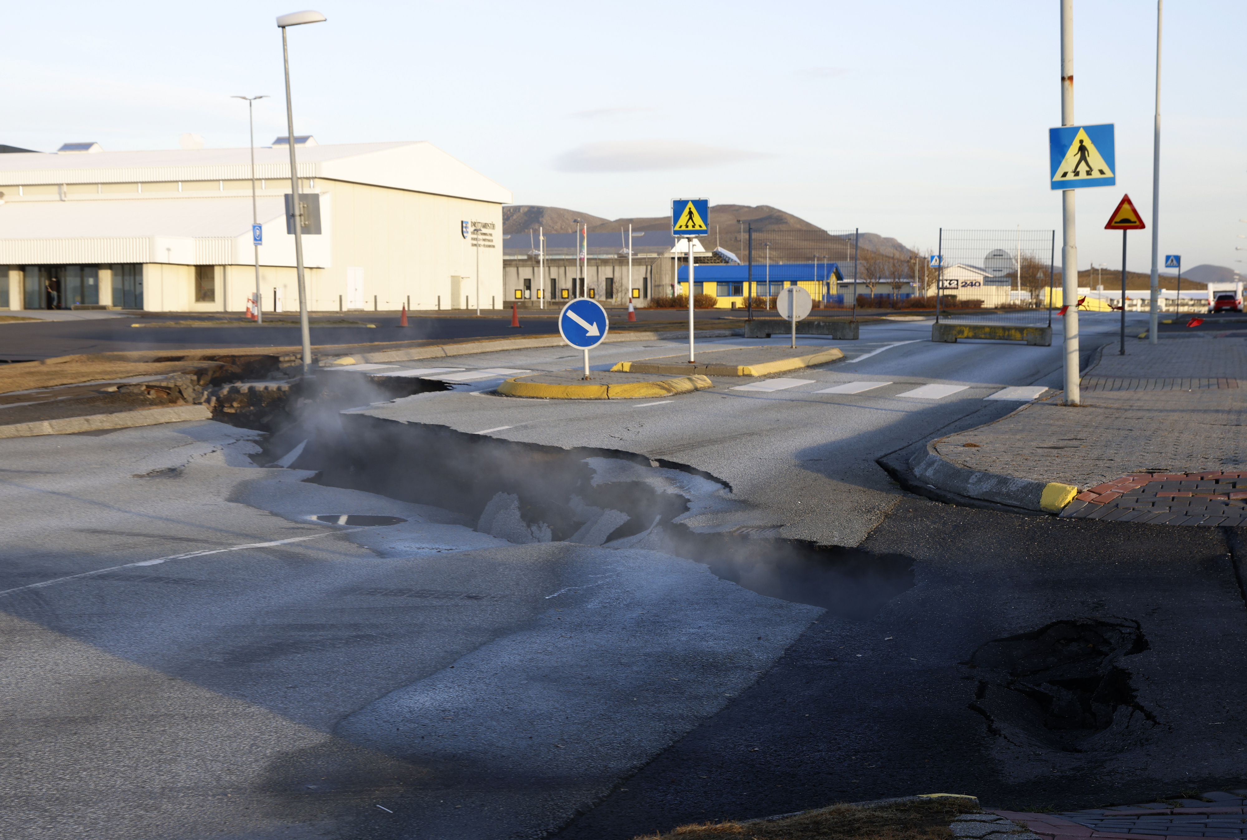 또 화산 폭발하나… 아이슬란드 주민 대피령