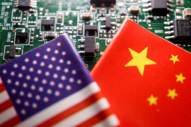 더욱 고조되는 미국과 중국의 반도체 전쟁. 로이터 뉴스1