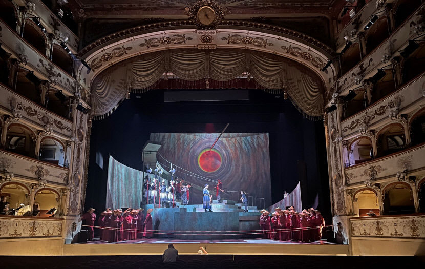 대구오페라하우스가 제작한 오페라 ‘투란도트’가 지난 24일(현지시간) 이탈리아 페라라 시립극장에서 공연되고 있다. 이 작품은 페라라 시립극장의 2023·24시즌 첫 작품으로 초청됐다. 대구문화예술진흥원 제공