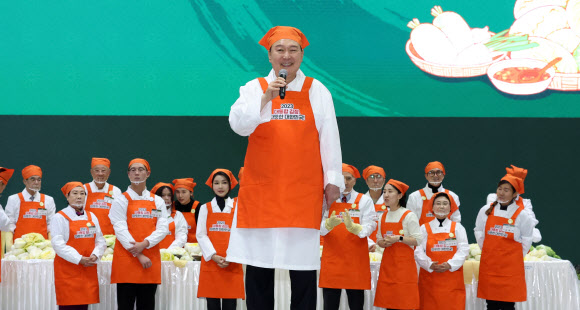 국민대통합 김장행사에서 인사말 하는 윤석열 대통령