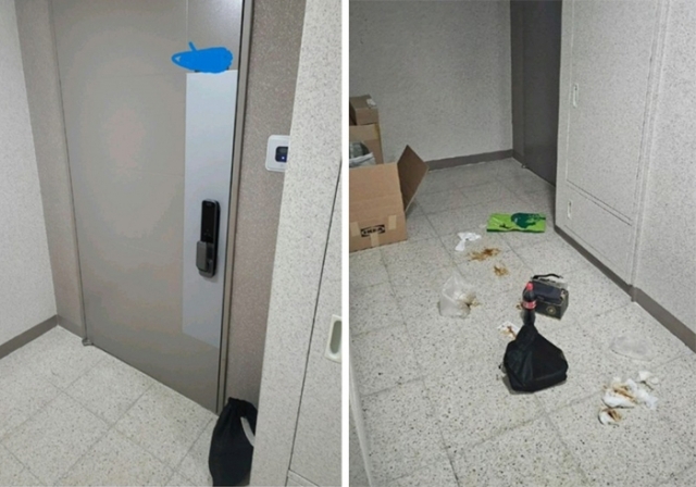 배달 주문한 치킨의 소스가 샜다며 배달장소인 아파트 현관문 앞을 청소하도록 지시한 손님의 사연이 공개돼 빈축을 샀다. 온라인 커뮤니티 캡처