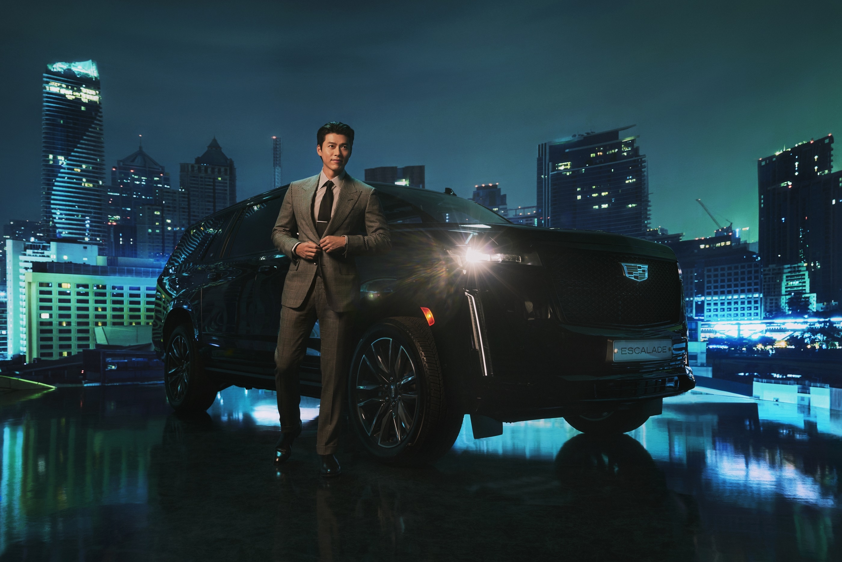 배우 현빈이 출연한 캐딜락의  플래그십 SUV  에스컬레이드 광고 한 장면. 캐딜락 제공