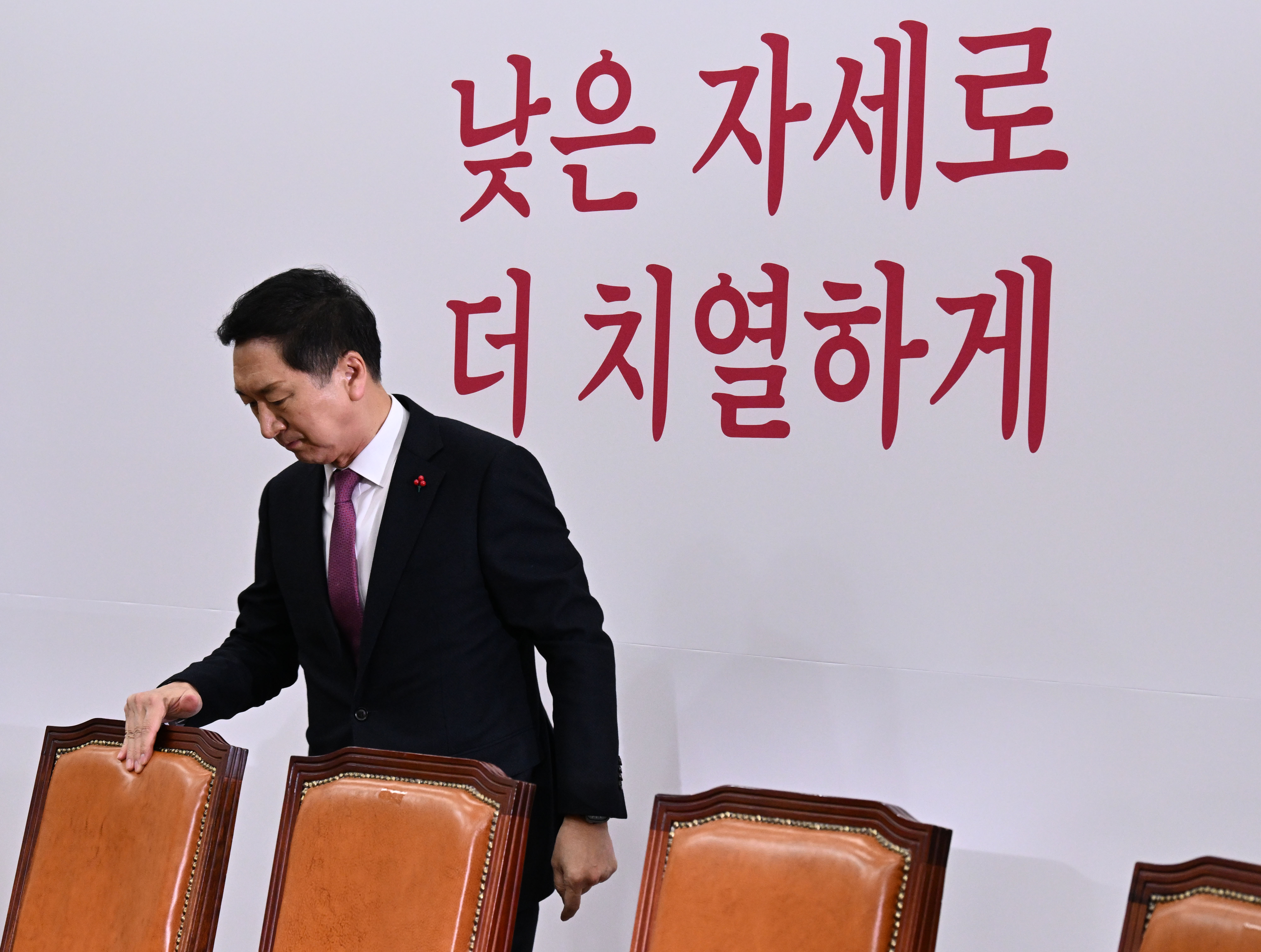 국민의힘 김기현 대표가 11일 국회에서 열린 최고위원회의에 참석하고 있다. 안주영 전문기자