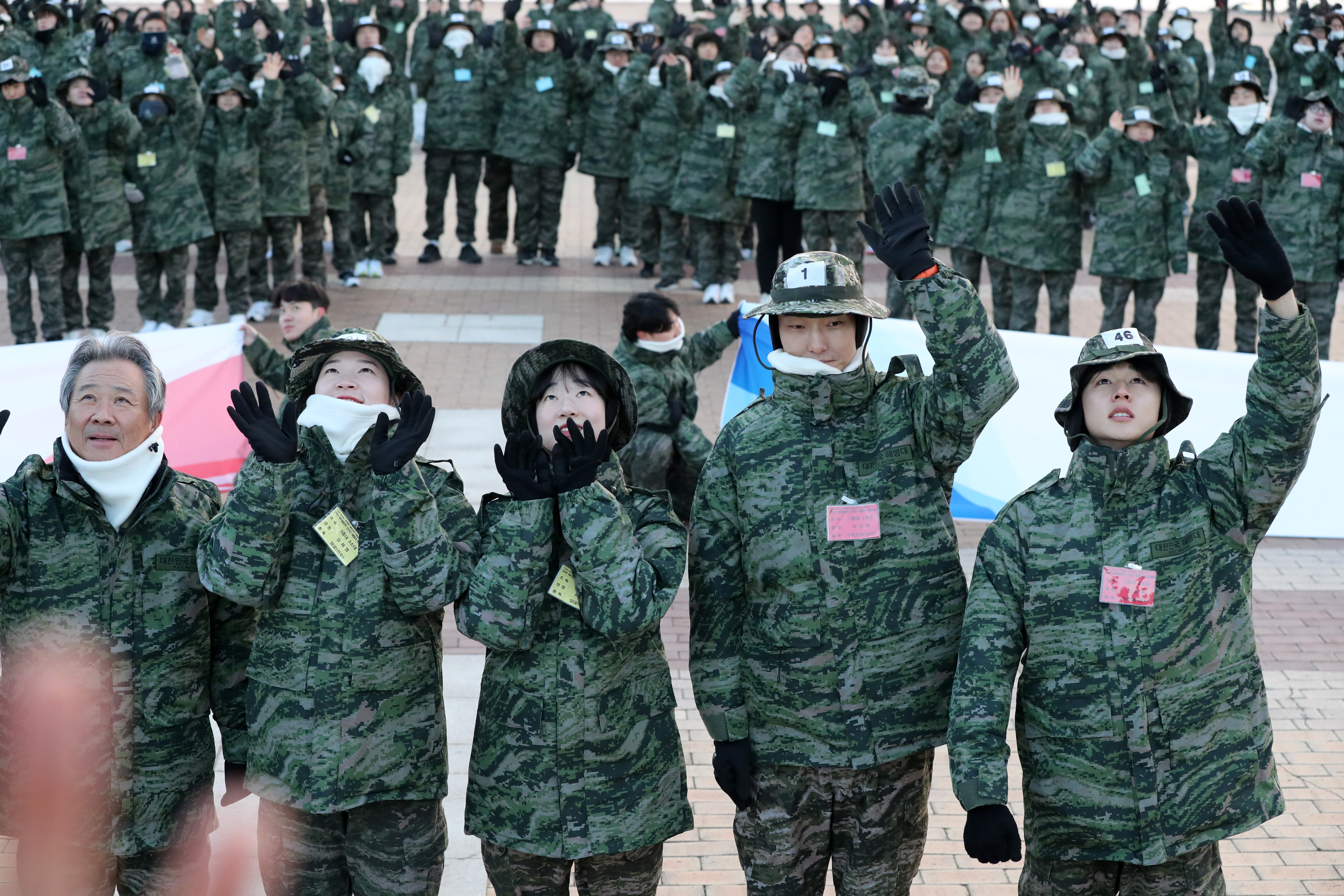 19일 경북 포항시 남구 호미곶면 호미곶해맞이광장에서 대한체육회 소속 국가대표 선수들이 2024년 파리 하계올림픽 선전을 다짐하고 있다. 2023.12.19 대한체육회 제공