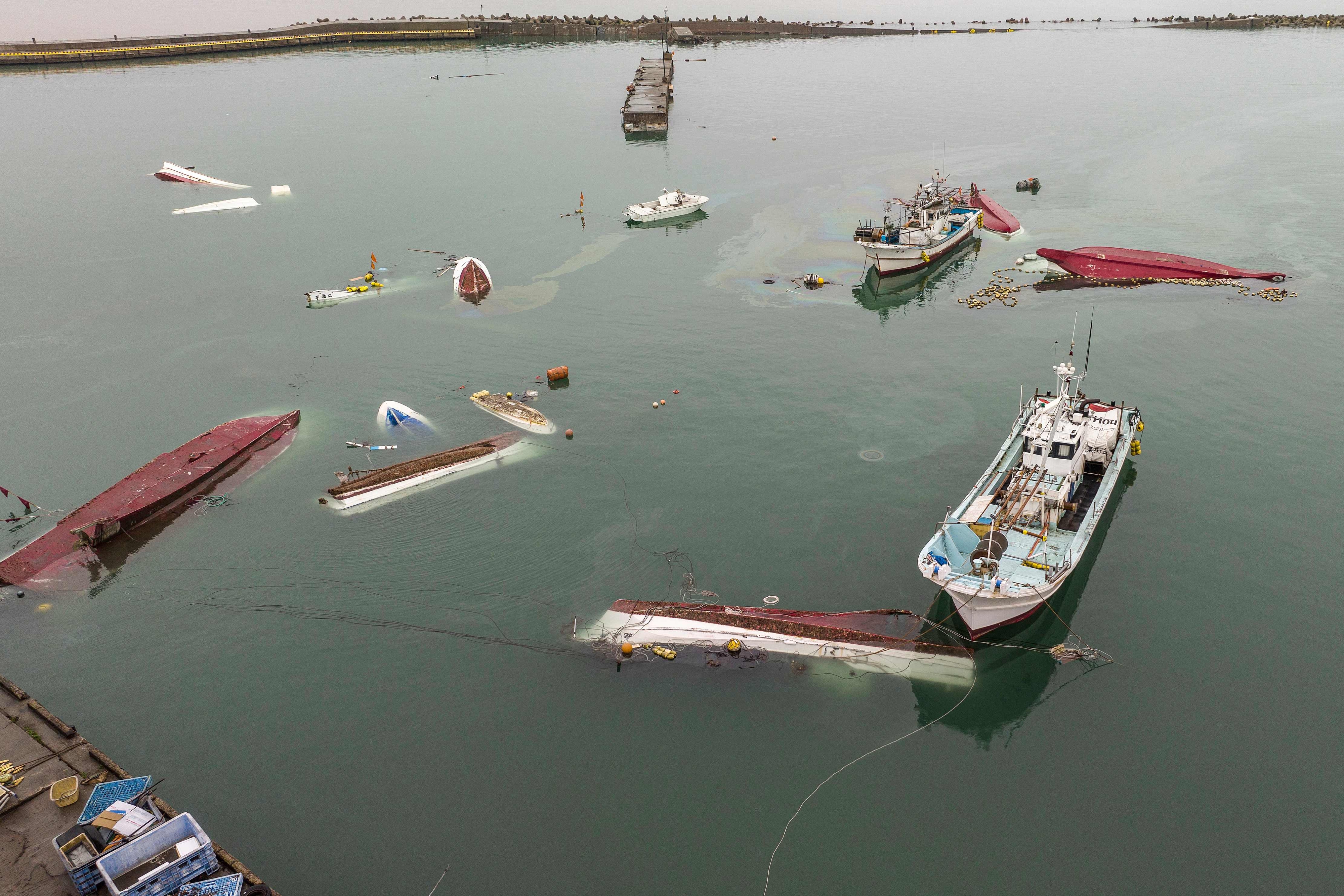 일본 노토강진 이후 스즈시 항구 모습. AFP 연합뉴스