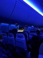5일 미국 오리건주 포틀랜드 국제공항을 이륙한 알래스카 항공 1282편 보잉 737맥스 9 여객기가 비행 도중 압력 문제로 큰 구멍이 나서 승객용 산소마스크가 내려와 있다. 엑스 캡처
