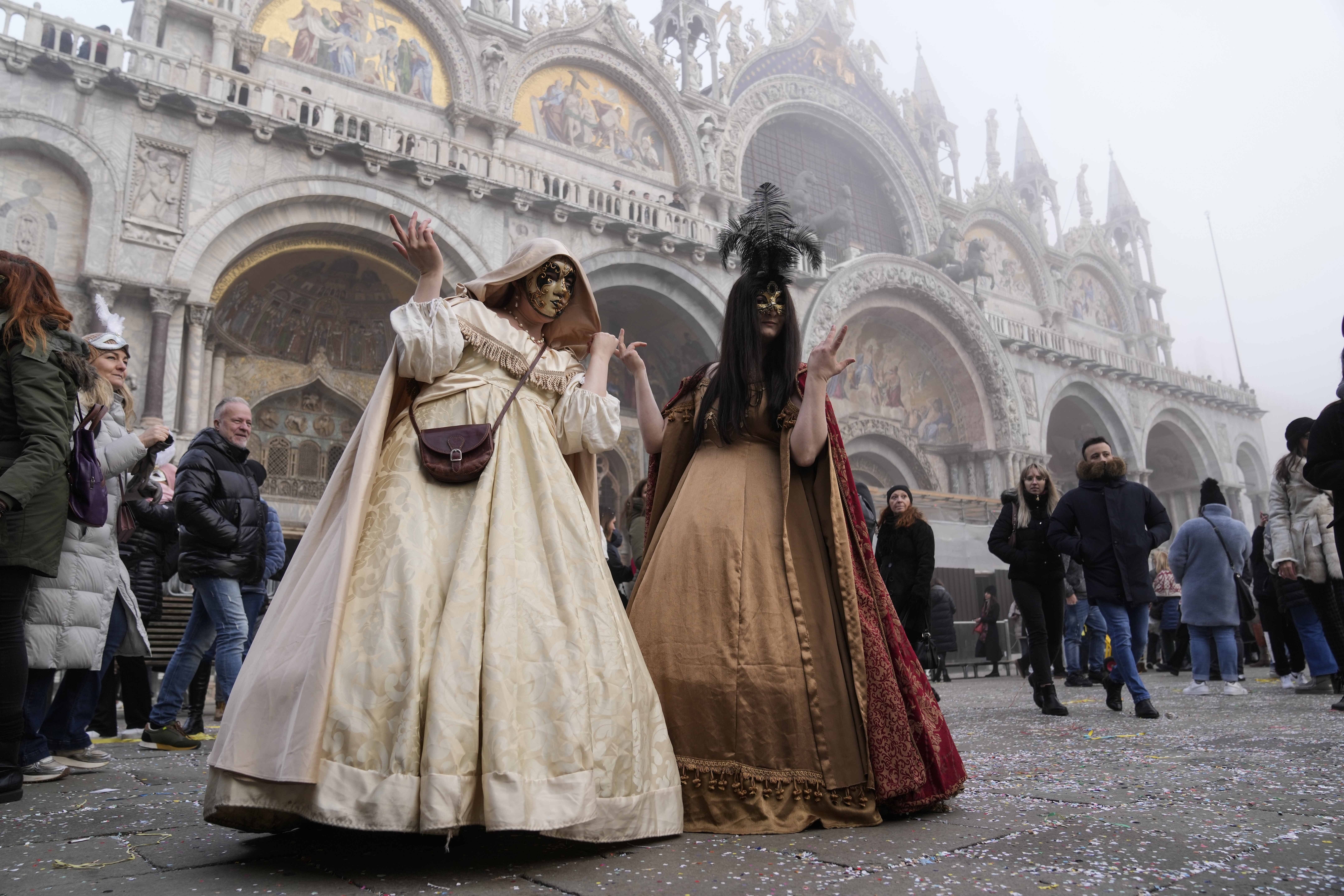 이탈리아 가면… 지구촌 곳곳서 ‘축제’