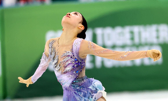 30일 강원 강릉시 아이스아레나에서 열린 2024 강원 동계청소년올림픽 대회 피겨스케이팅 여자 싱글 프리스케이팅 경기에서 대한민국 김유성이 연기를 펼치고 있다. 2024.1.30 연합뉴스