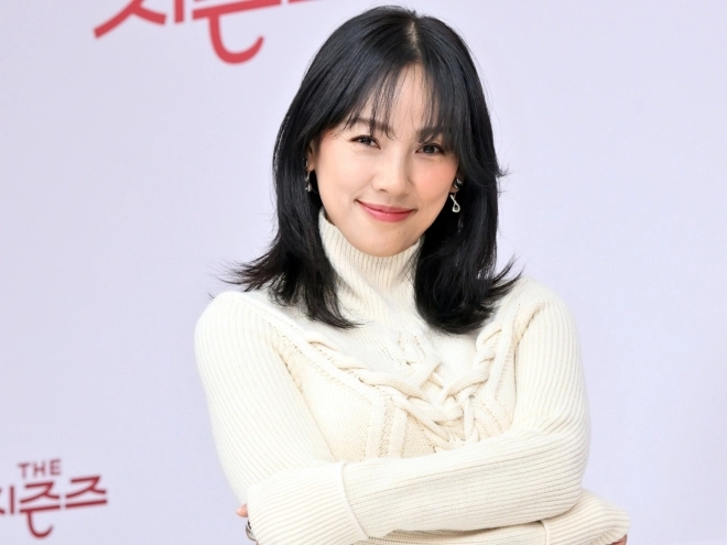 가수 이효리가 5일 온라인으로 진행된 KBS 2TV ‘더 시즌즈-이효리의 레드카펫’ 제작발표회에서 포즈를 취하고 있다. 2024.1.5 KBS 제공