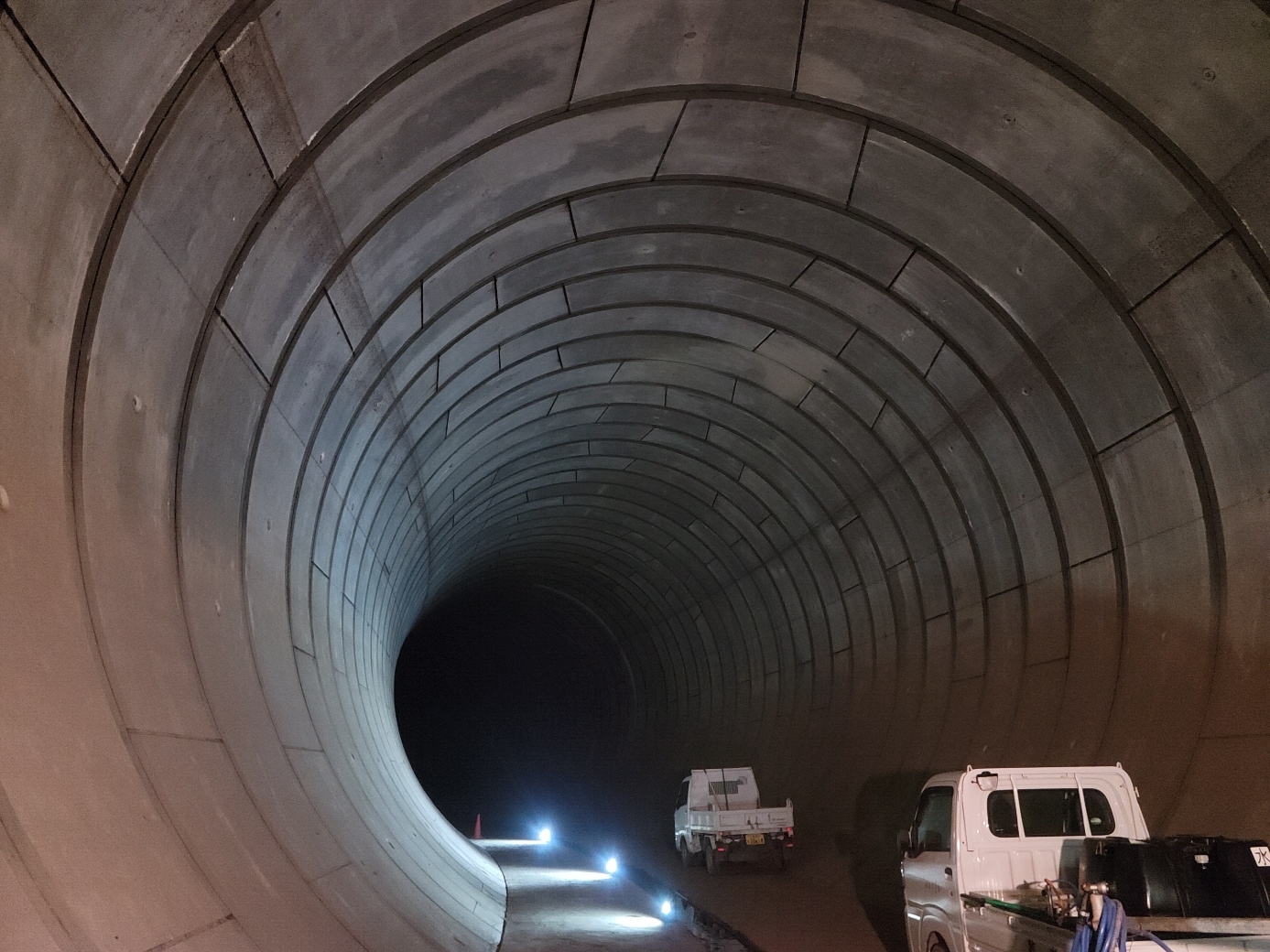 지난달 30일 일본 도쿄 네리마구에 있는 ‘시라코가와 지하조절지’ 내부 모습.