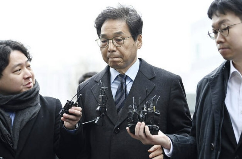 박영우 대유위니아 그룹 회장이  19일 오전 수원지법 성남지원에 구속 전 피의자 심문을 받기위해 출석하고 있다.  뉴시스