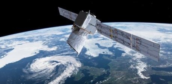 지난해 7월 대기권에 재진입한 ESA의 아이올로스 위성. ESA 소셜미디어(SNS) 캡처