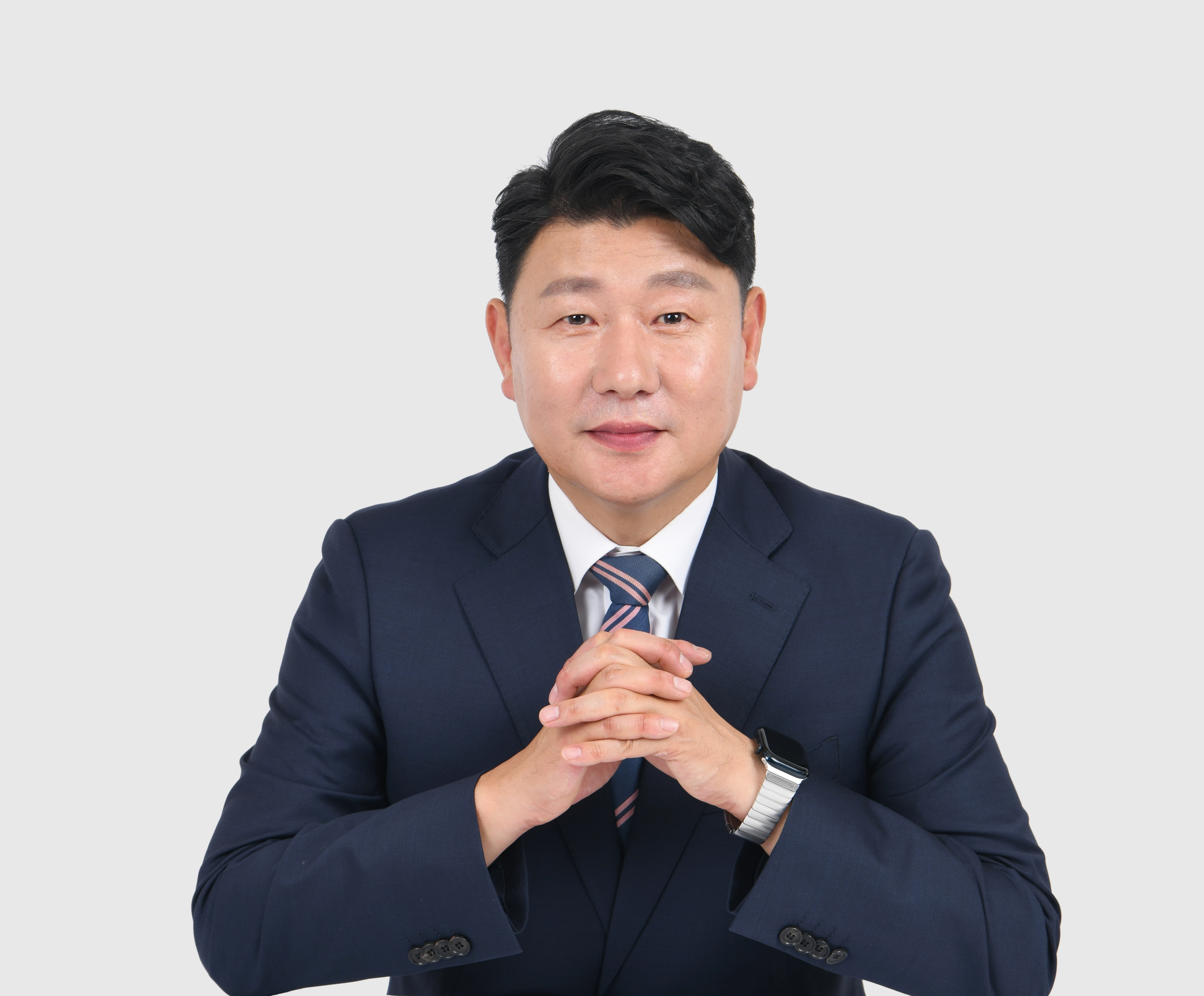 박민원 국립창원대학교 총장  청년 유출… 지역 대학 존폐 우려
교육·연구·산업 ‘산학일치’ 추진
