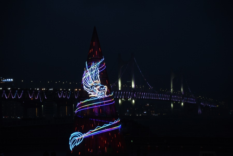 부산 남구가 오는 24일 ‘갑진년 정월대보름 달맞이축제’에서 선보이는 청룡을 담은 LED 달집. 남구 제공