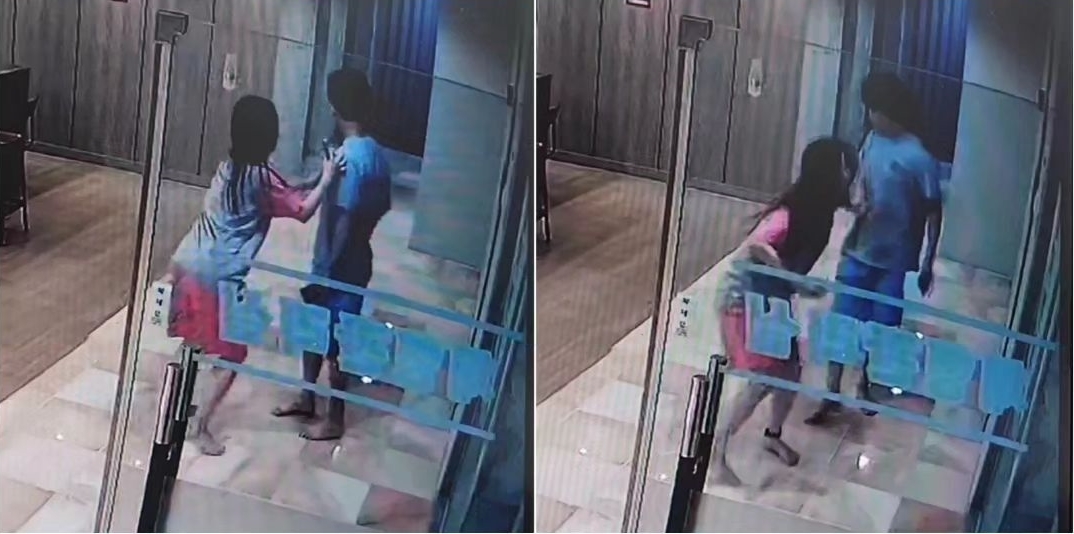 찜질방을 이용하던 여성 고객이 여자화장실에서 불법 촬영하던 남성 멱살을 붙잡고 경찰이 오기까지 기다리고 있는 모습.  인스타그램 캡처