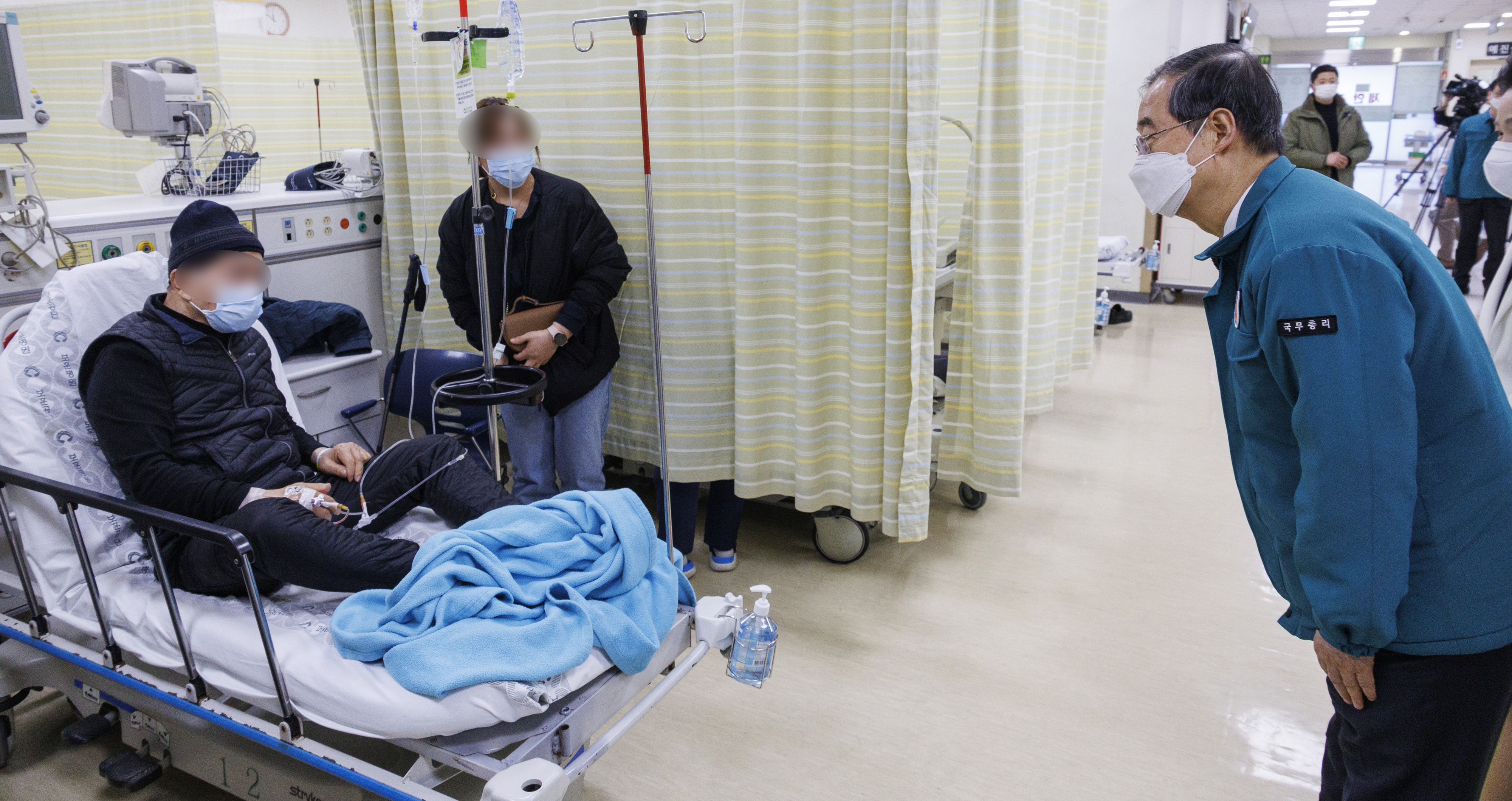 응급의료센터 찾은 한덕수 국무총리 의료 공백 점검