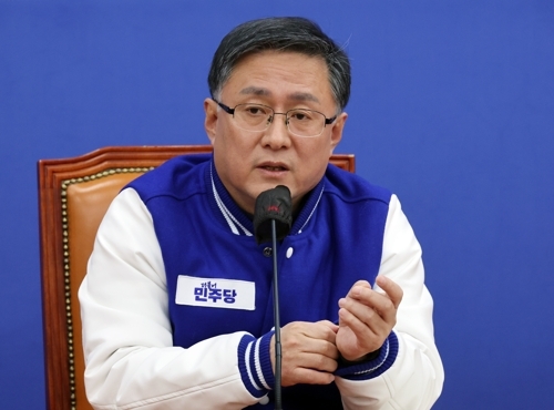 비례대표 관련 설명하는 김성환 의원