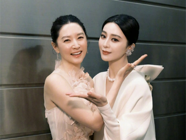 이영애(왼쪽)와 판빙빙. 판빙빙 웨이보