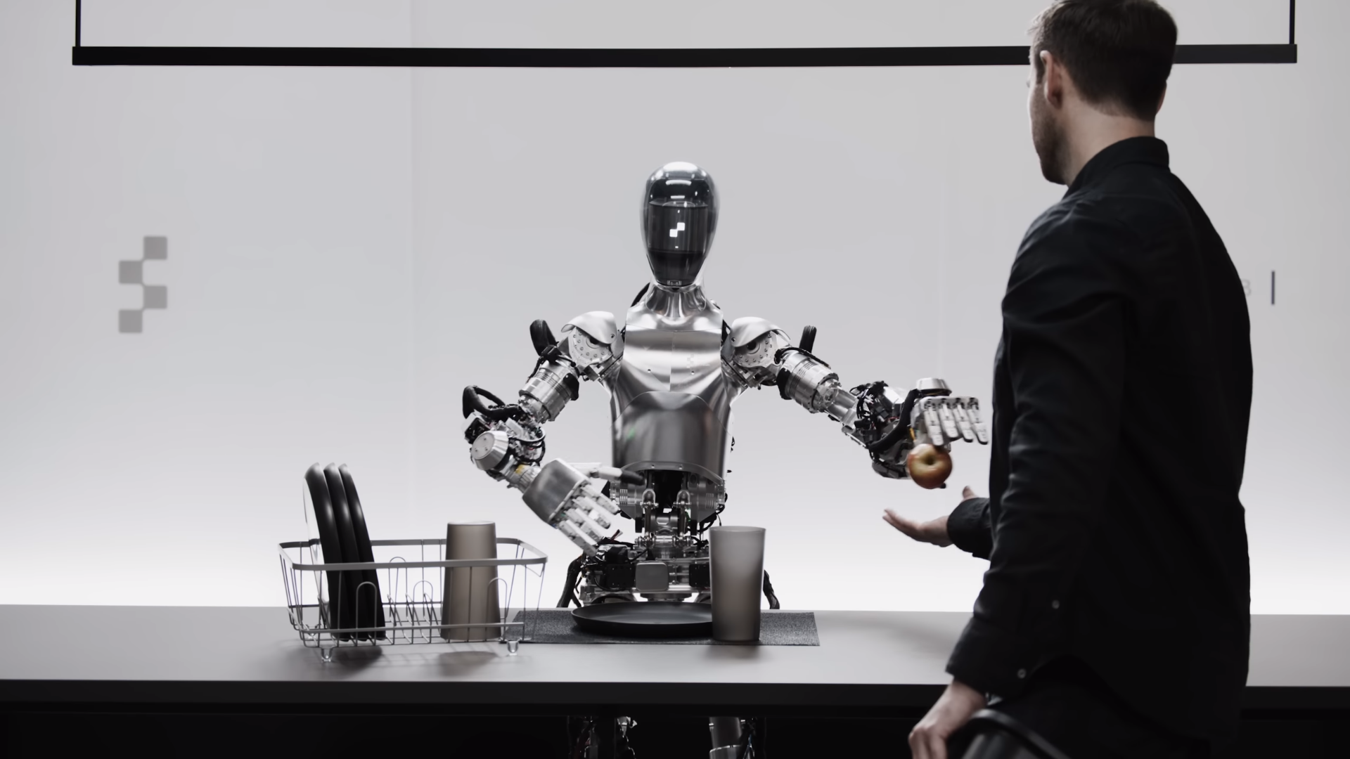 지난 13일 휴머노이드 로봇 스타트업 피규어 AI(Figure AI)가 챗GPT 개발사 오픈 AI와 협업한 AI 로봇을 공개했다. 유튜브 ‘Figure’ 캡처