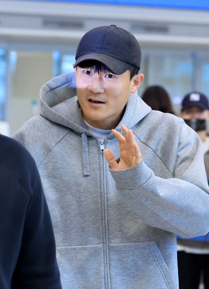 김민재, 월드컵 아시아 2차 예선 앞두고 귀국