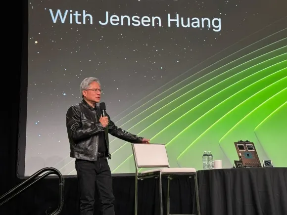 엔비디아 젠슨 황 최고경영자(CEO)가 지난 3월 18일(현지시간) 미국 캘리포니아주 새너제이 시그니아 바이 힐튼 호텔에서 가진 전 세계 미디어와 간담회에서 기자들 질문에 답하고 있다. 2024.3.20 새너제이 연합뉴스