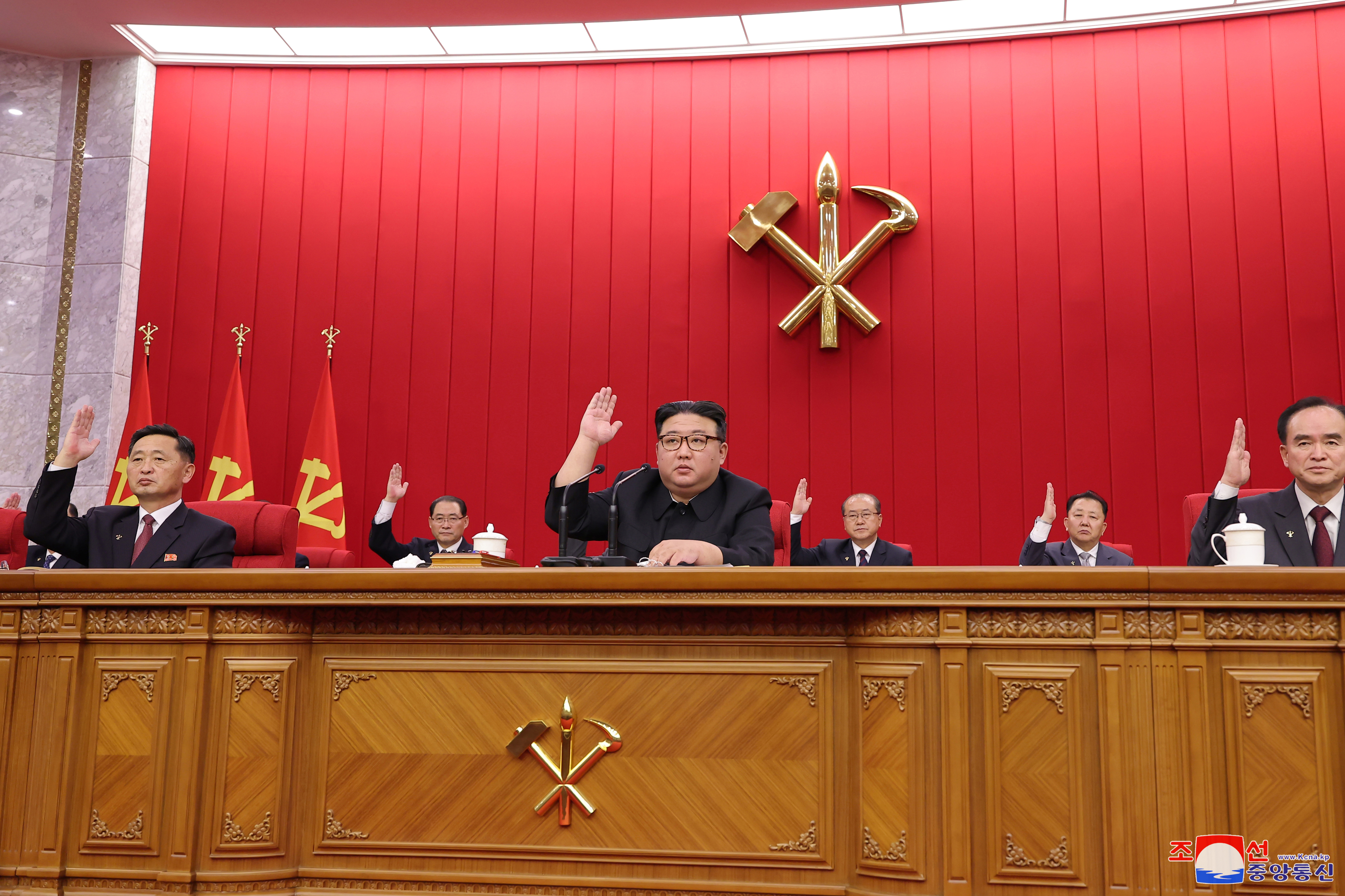 북한. 당중앙위원회 제8기 제19차 정치국 확대회의 개최