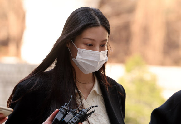 ‘입시비리’ 조민, 선고공판 출석