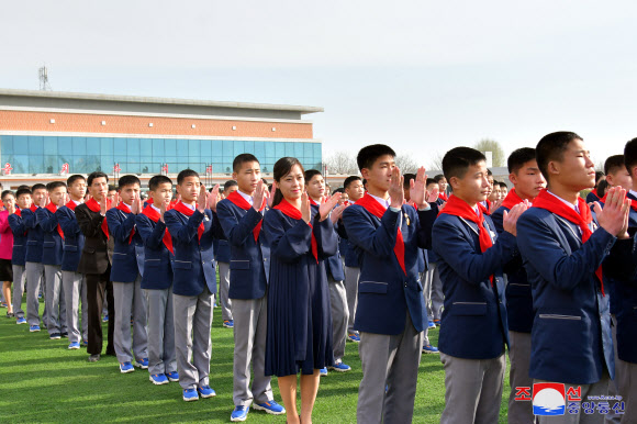 북한 각지 대학.학교서 새 학년도 개학모임