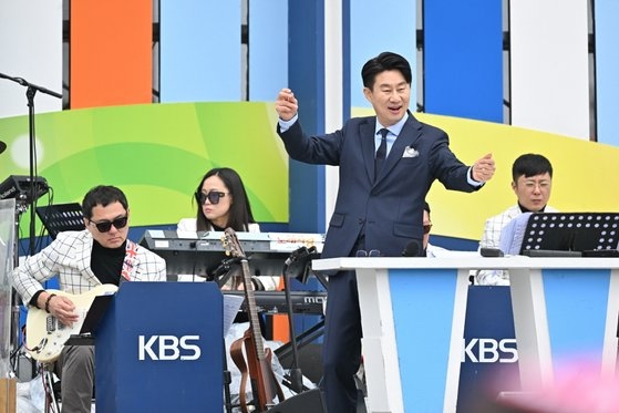 KBS 장수 음악 프로그램 ‘전국노래자랑’의 새로운 진행자 남희석. 연합뉴스