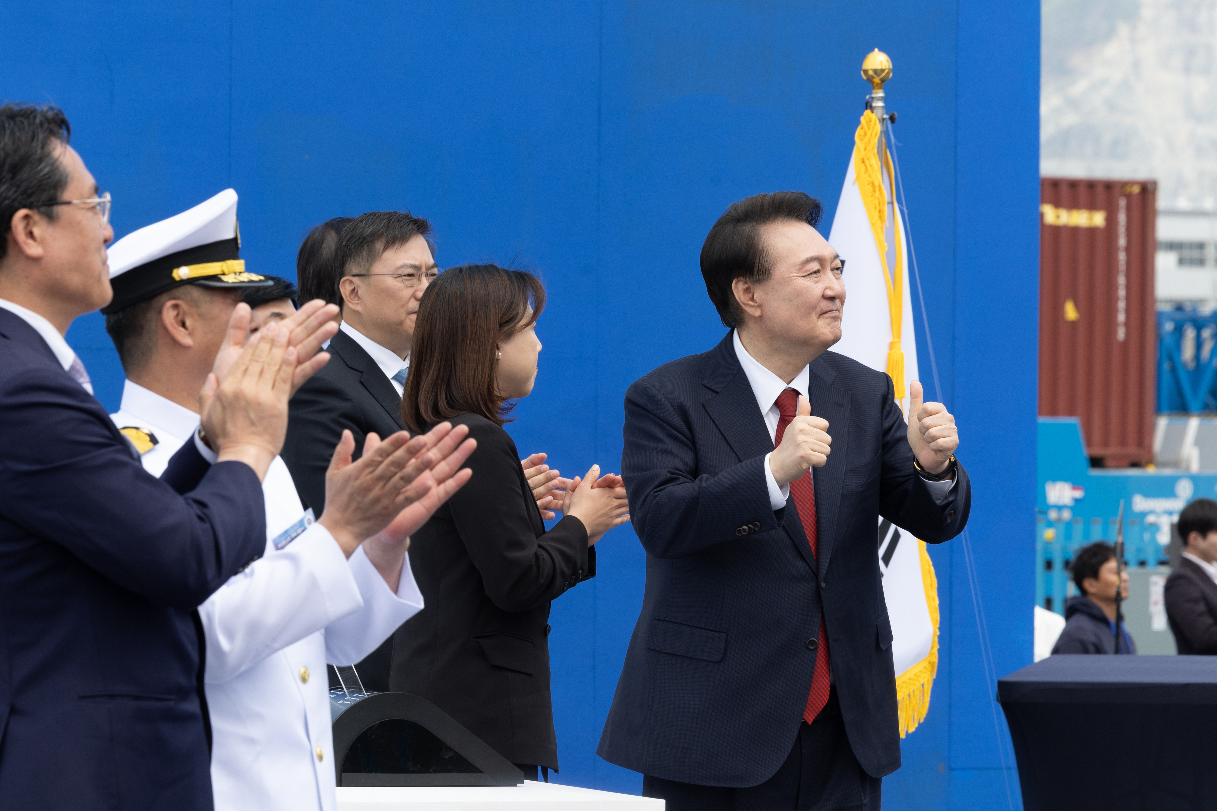 윤석열 대통령이 5일 경남 창원시 진해구 부산항 신항 7부두 개장식에 참석하고 있다. 대통령실 제공