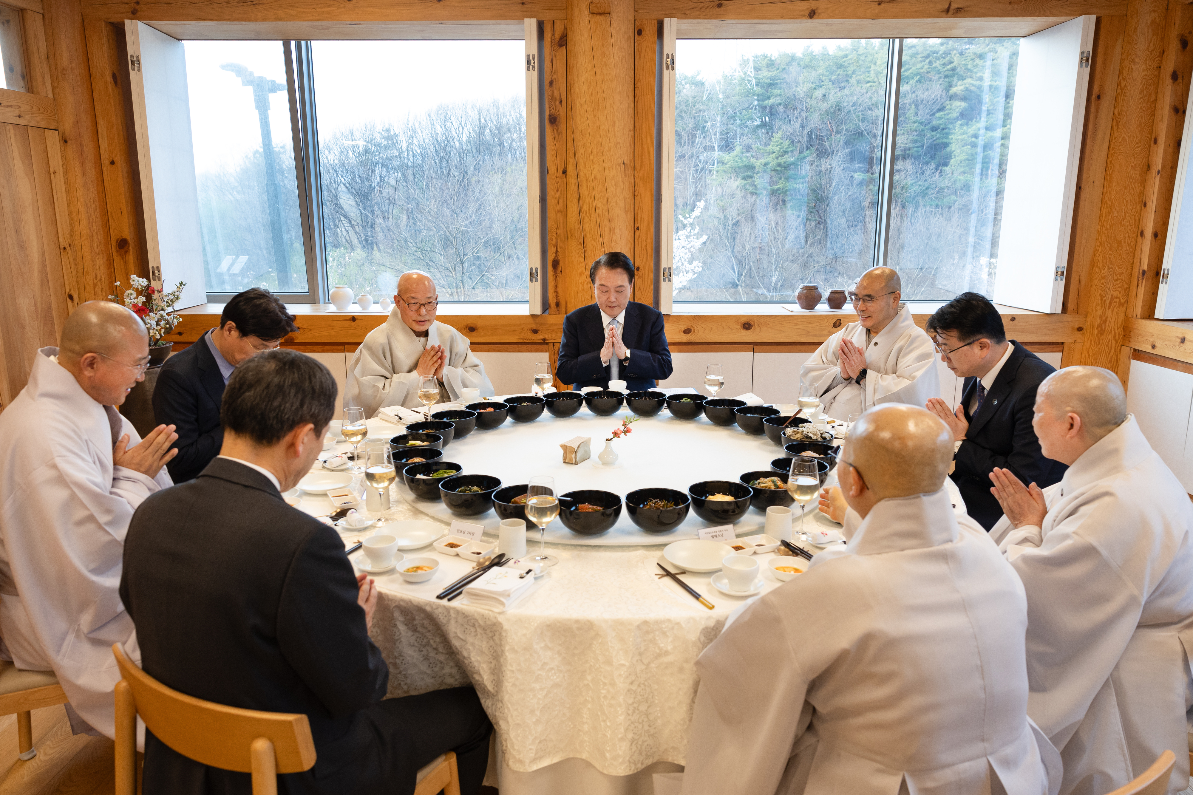 윤석열 대통령, 조계종 인사들과 만찬