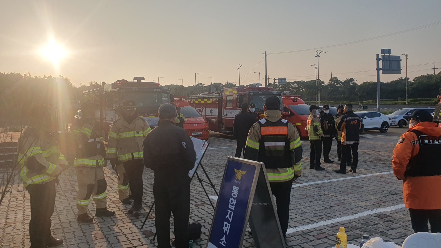 서귀포시 안덕면 서광리에서 고사리를 채취하러 나간 80대 여성이 실종되자 9일 경찰과 행정시, 소방 등 인력을 총동원해 수색에 나서고 있다. 제주도소방언전본부 제공