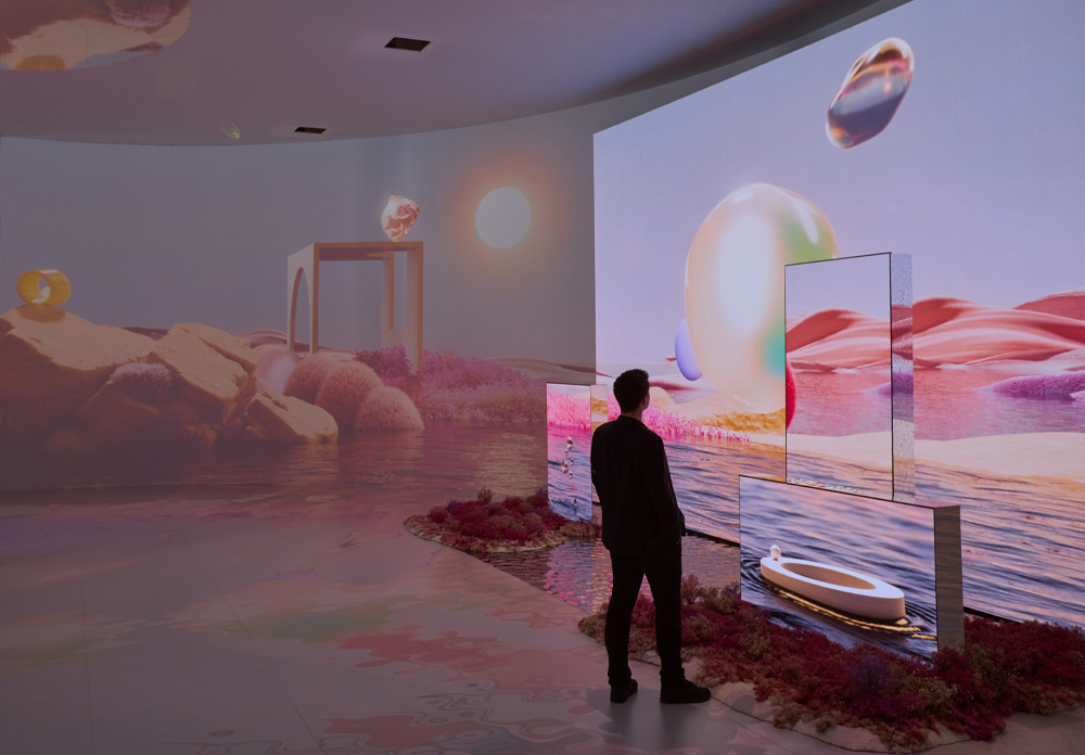 삼성전자가 15일(현지시간) 이탈리아 밀라노 레오나르도 다빈치 국립과학기술박물관 부지에 위치한 레카발레리제(Le Cavallerizze)에서 개최한 ‘공존의 미래’ 전시회 모습. 삼성전자 제공