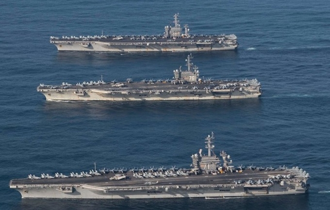 지난 2017년 11월 미국 해군 제7함대 소속 항공모함을 비롯한 항공모함 3척이 동해상의 한국작전구역(KTO)에 진입해 우리 해군 함정과 연합훈련을 하는 모습.
