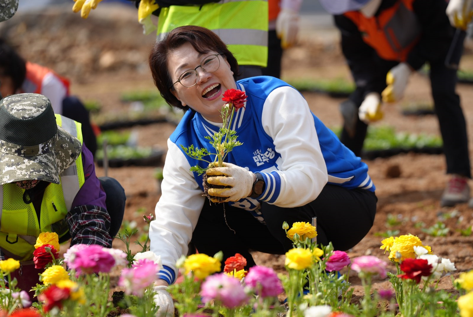 지난 3월 27일 전남 광양시 감동정원 조성 행사에 참여한 더불어민주당 권향엽 당선인. 본인 제공