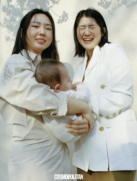 (왼쪽부터) 김세연씨, 김규진씨, 딸 라니(태명). 코스모폴리탄 인스타그램