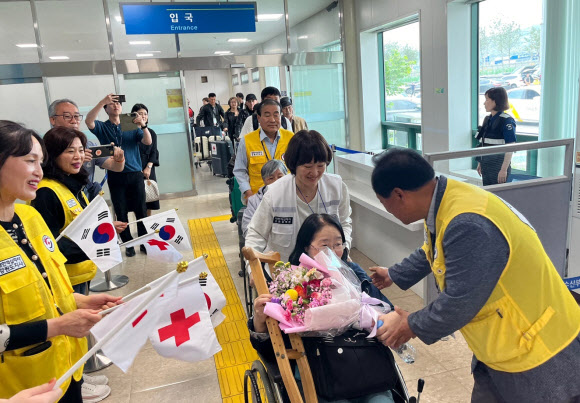 동해항 입국 사할린 동포 환영행사