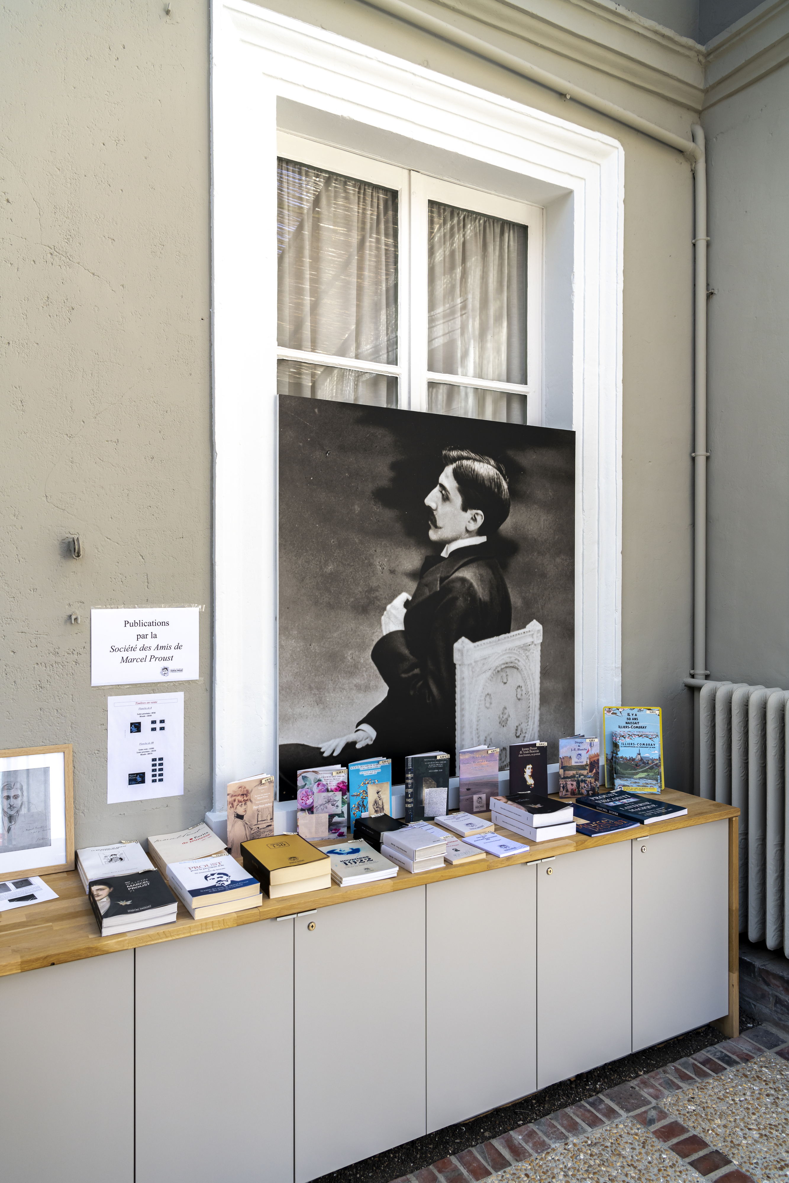 프루스트의 책들을 출간하고 판매하는 프루스트 박물관 내부 모습.  이승원 작가 제공