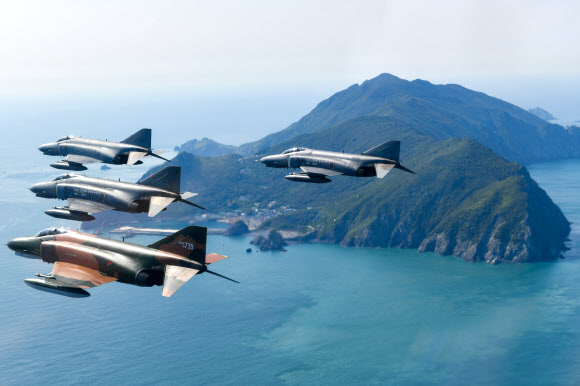 F-4E 팬텀 ‘필승편대’ 국토순례비행