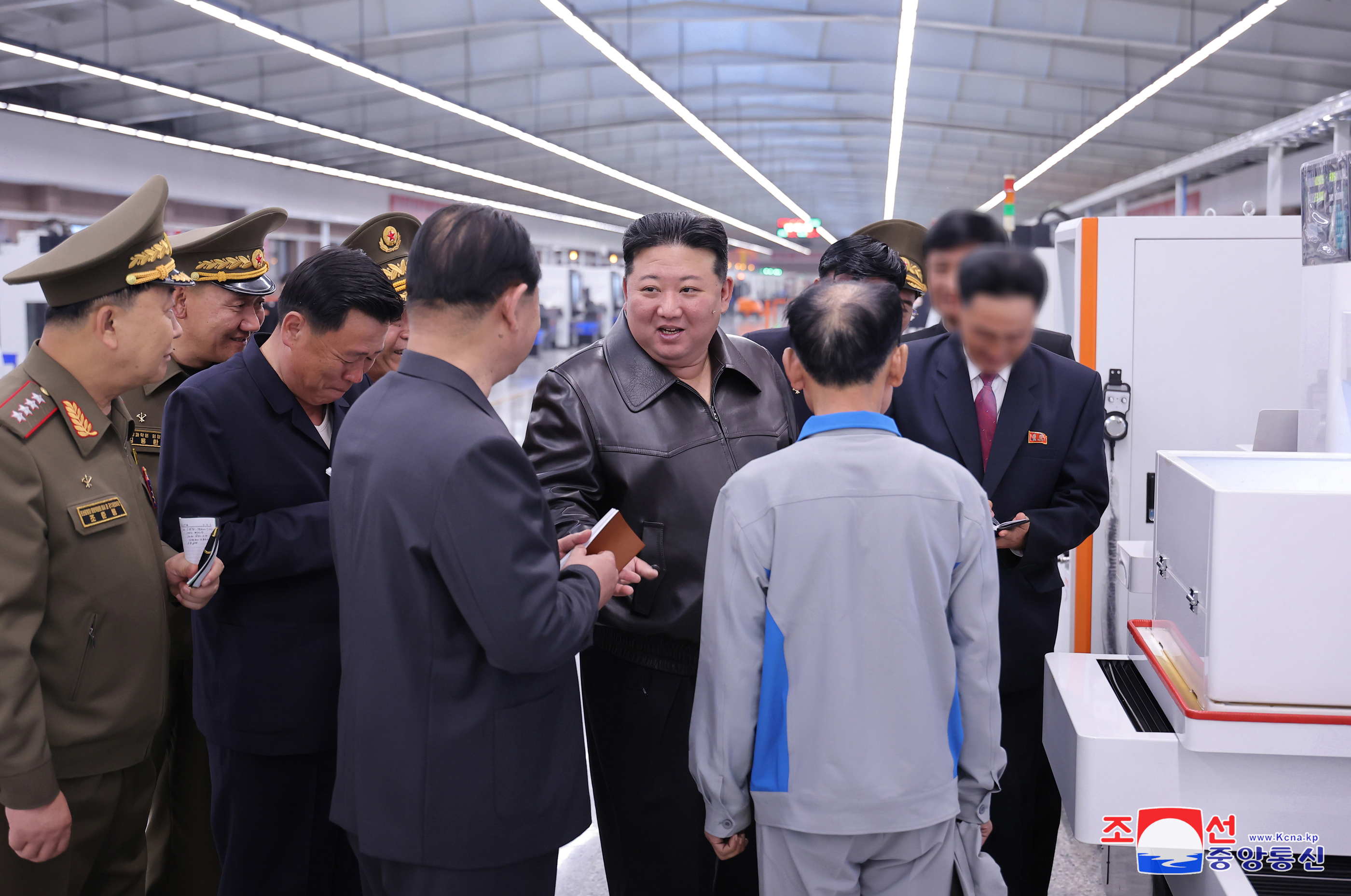 김정은 북한 국무위원장이 지난 11~12일 제2경제위원회 산하 중요 국방공업기업소들을 현지지도했다고 조선중앙통신이 13일 보도했다. 2024.5.13 연합뉴스