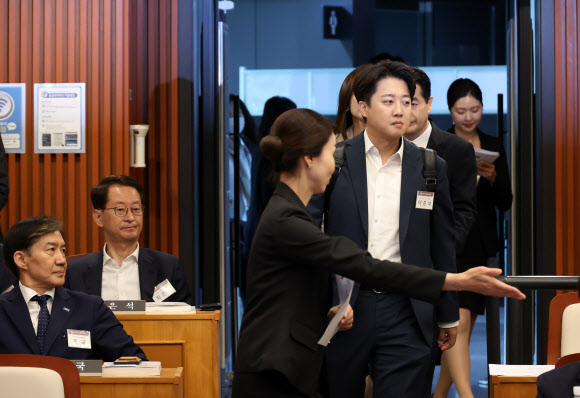 이준석 22대 국회의원 당선인이 21일 서울 영등포구 국회박물관에서 열린 제22대 국회 초선의원 의정연찬회에 참석하고 있다. 2024.5.21 연합뉴스